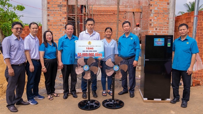 Công đoàn Công thương Việt Nam: Đồng hành cùng người lao động trong chương trình “mái ấm công đoàn”