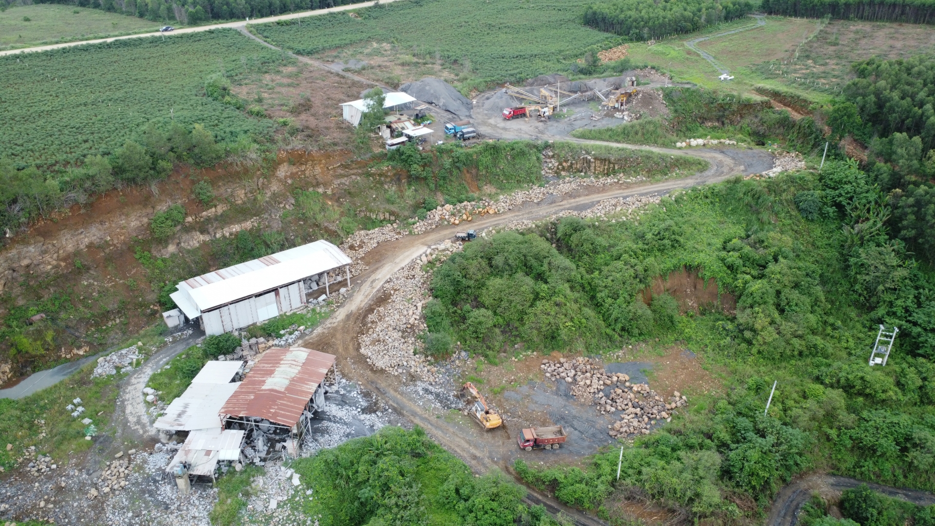 Sơn Hoà (Phú Yên): Đề nghị kiểm tra hoạt động khai thác, chế biến khoáng sản tại mỏ đá Sơn Long