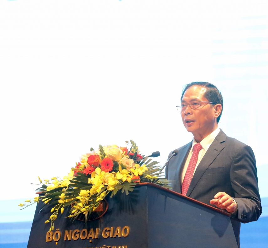 Bộ trưởng Bộ Ngoại giao Bùi Thanh Sơn phát biểu.