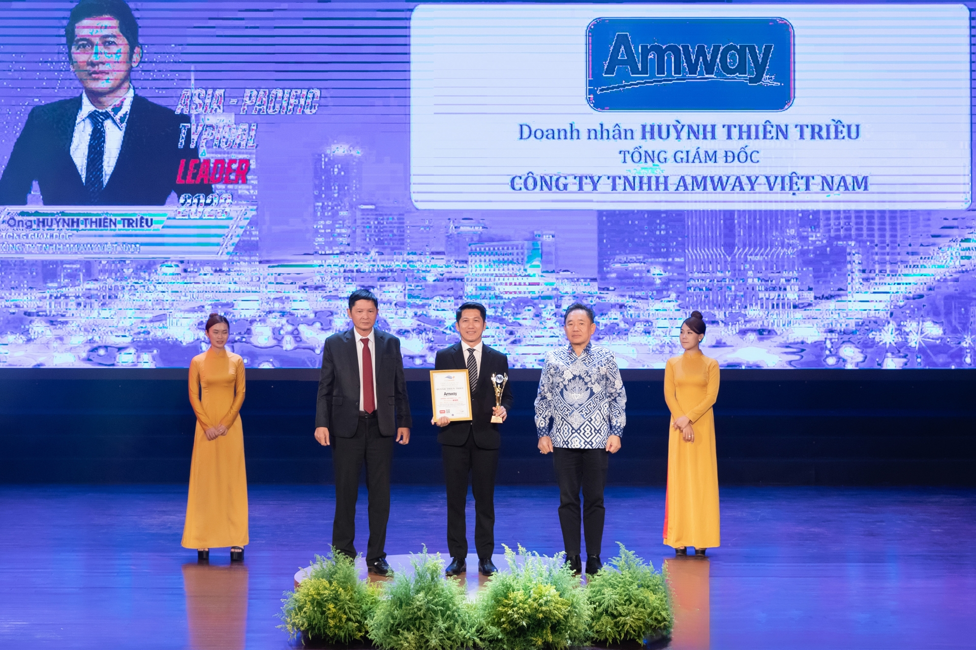 Amway Việt Nam lập cú đúp giải thưởng tại Lễ công bố thương hiệu tiêu biểu châu Á - Thái Bình Dương 2023