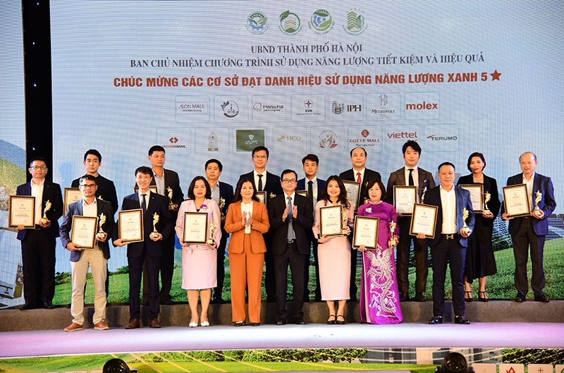 Trao danh hiệu cho 66 cơ sở, công trình xây dựng sử dụng năng lượng xanh thành phố Hà Nội năm 2023