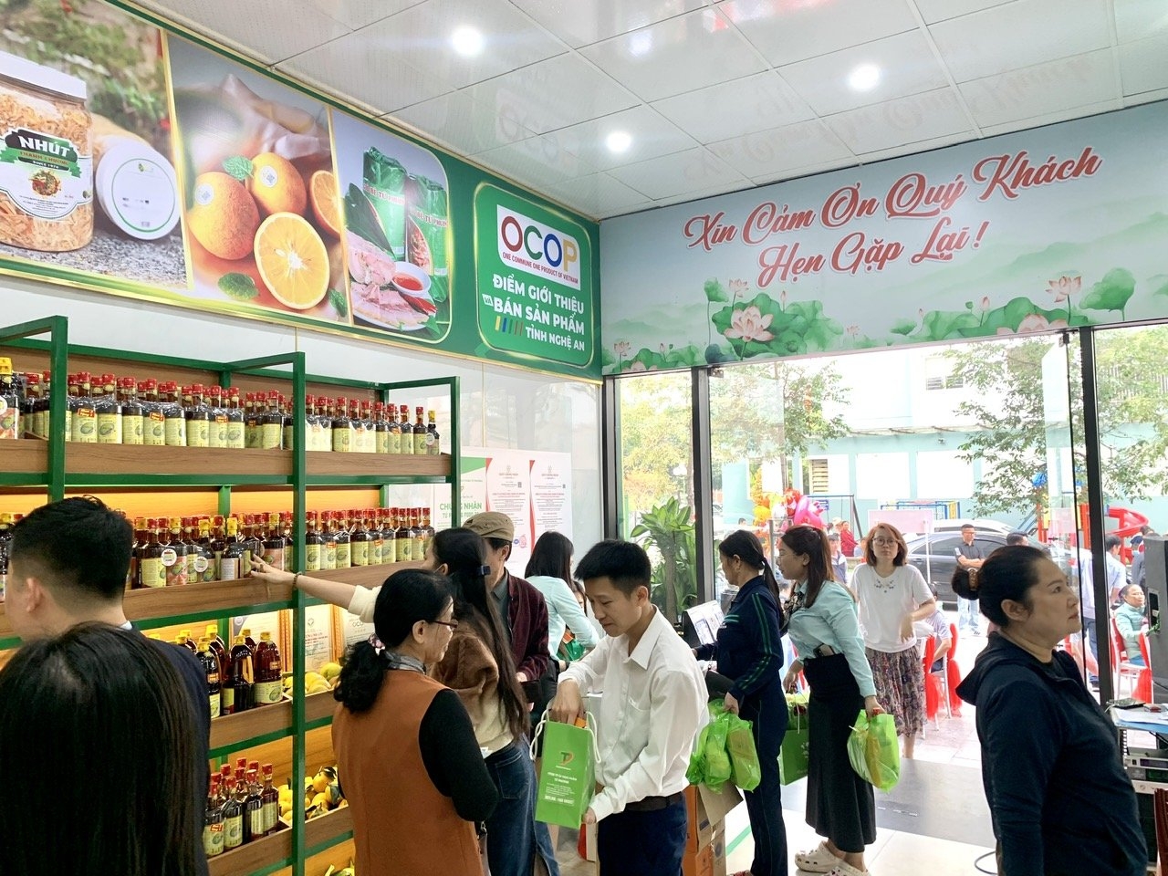 Khai trương điểm giới thiệu sản phẩm OCOP tỉnh Nghệ An tại Hà Nội