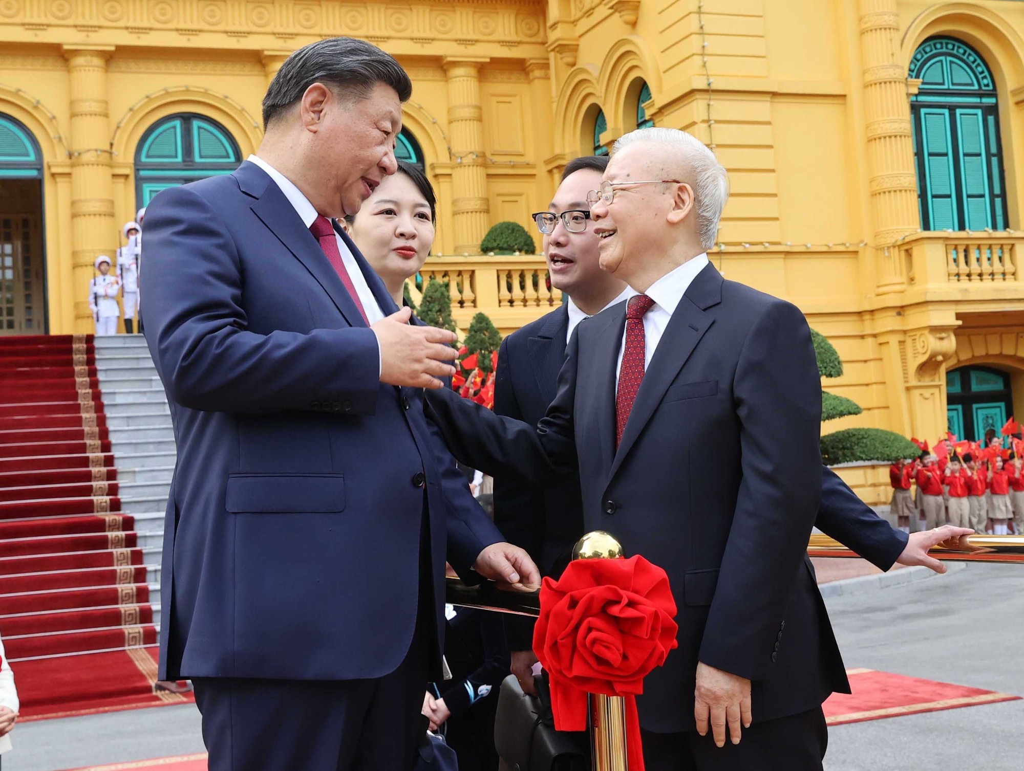 Toàn cảnh Lễ đón Tổng Bí thư, Chủ tịch nước Trung Quốc Tập Cận Bình thăm cấp Nhà nước tới Việt Nam - Ảnh 4.