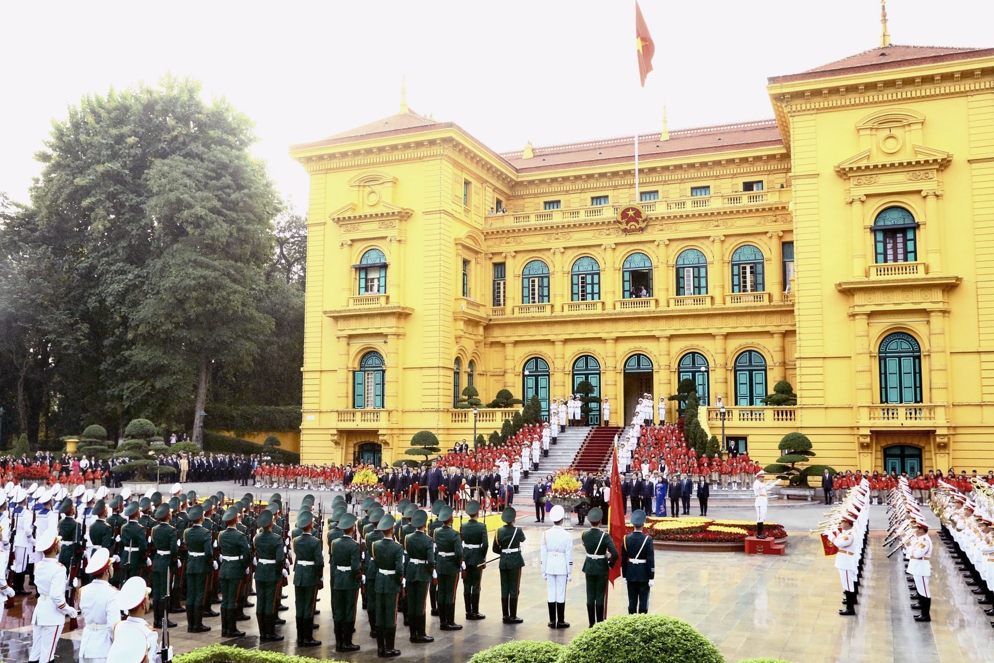 Toàn cảnh Lễ đón Tổng Bí thư, Chủ tịch nước Trung Quốc Tập Cận Bình thăm cấp Nhà nước tới Việt Nam - Ảnh 8.