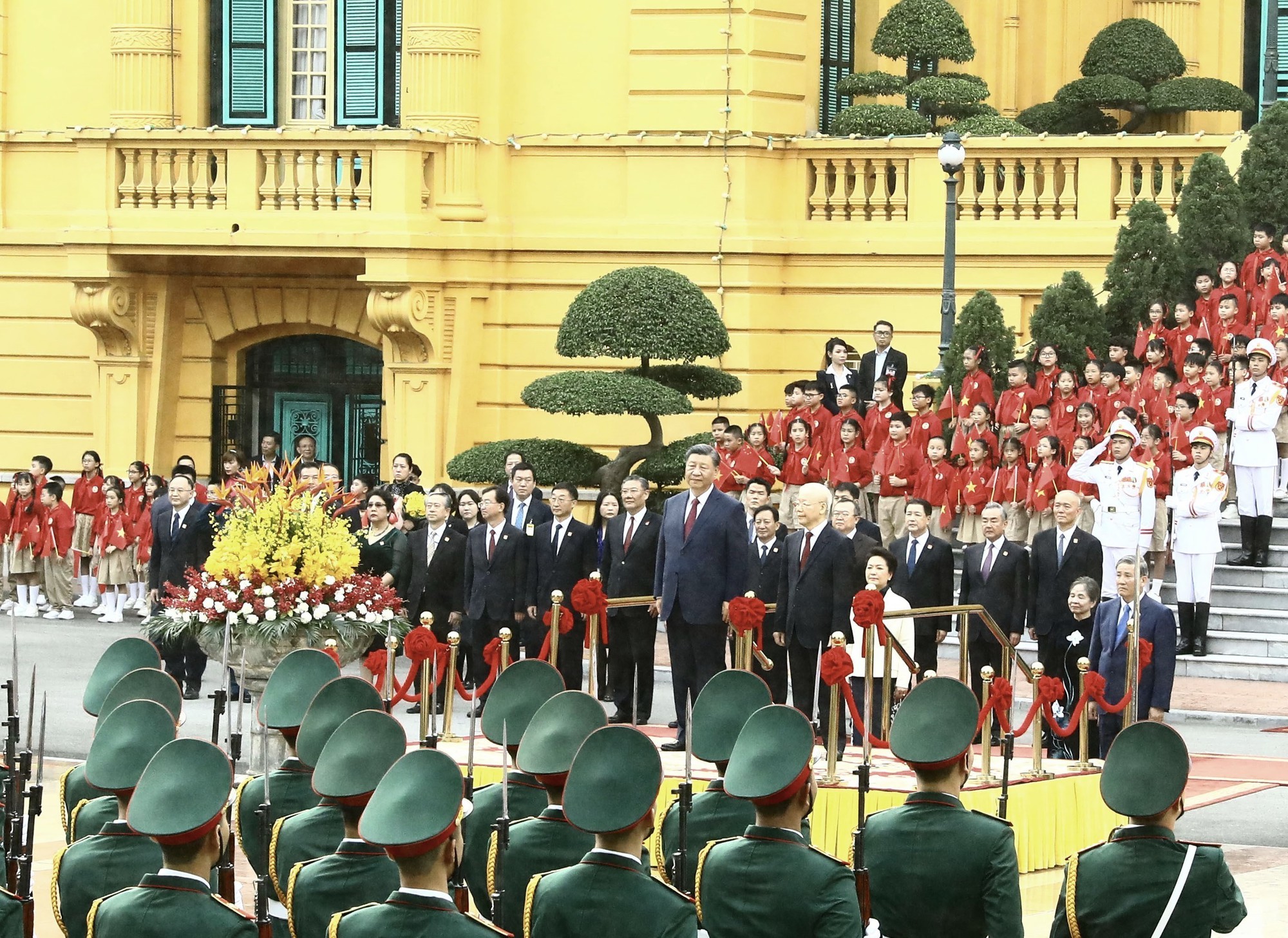 Toàn cảnh Lễ đón Tổng Bí thư, Chủ tịch nước Trung Quốc Tập Cận Bình thăm cấp Nhà nước tới Việt Nam - Ảnh 9.