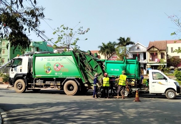 Thiếu phương tiện thu gom, vận chuyển chất thải rắn sinh hoạt làm ảnh hưởng không nhỏ đến hiệu quả thu gom rác trên địa bàn tỉnh