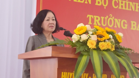 Lâm Đồng: Thường trực Ban Bí thư trao tặng quà Tết cho công nhân Khu công nghiệp Phú Hội