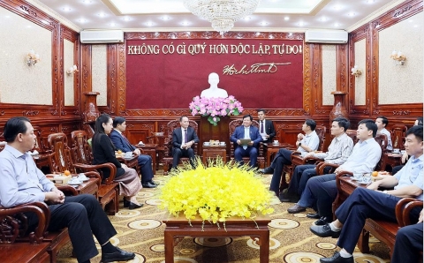 Tổng lãnh sự nước Cộng hòa Dân chủ nhân dân Lào tại TP. Hồ Chí Minh chào xã giao và chúc tết lãnh đạo tỉnh Bình Phước