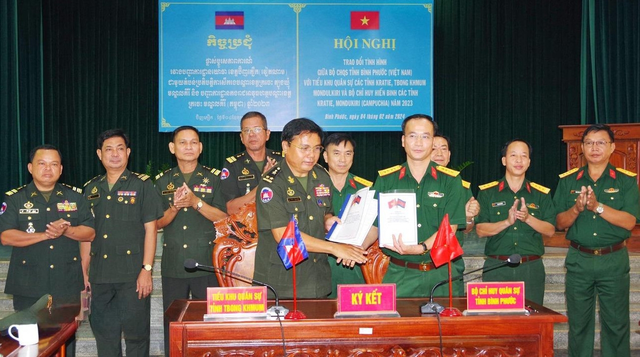 Hội nghị trao đổi tình hình biên giới và ký kết hợp tác giữa Bình Phước và Vương Quốc Campuchia