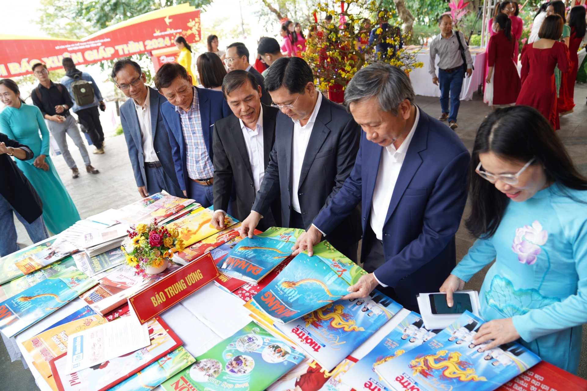 Đà Nẵng: Hội Báo Xuân Giáp Thìn 2024 tôn vinh văn hóa đọc đến với người dân trước thềm năm mới