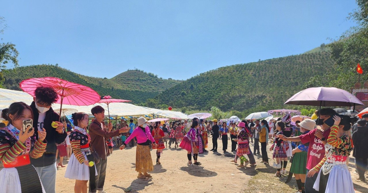 Đăk Nông: Hội Xuân Giáp Thìn của đồng bào Mông ở huyện Đắk Glong