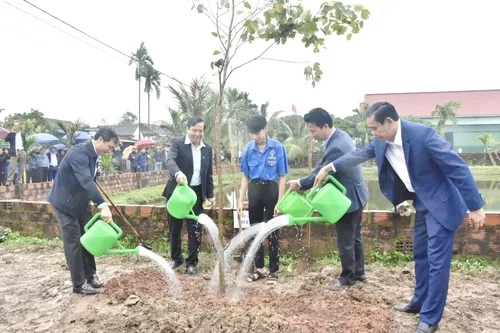 Phát động tết trồng cây, xây dựng công trình lưu niệm anh hùng Phan Đình Giót