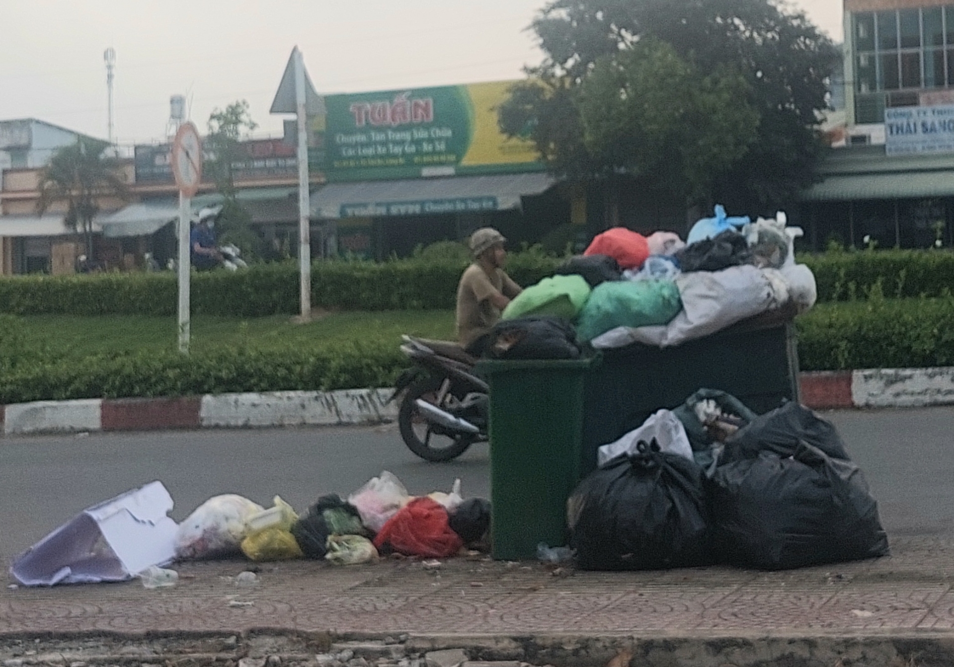 TP. Hồ Chí Minh đối diện nhiều khó khăn trong thu gom, vận chuyển, xử lý rác sinh hoạt