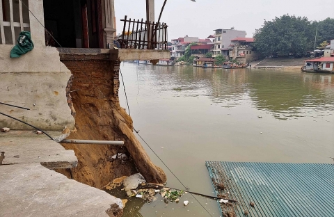 Bắc Ninh: Sông Cầu sạt lở nghiêm trọng ảnh hưởng tới nhiều hộ dân