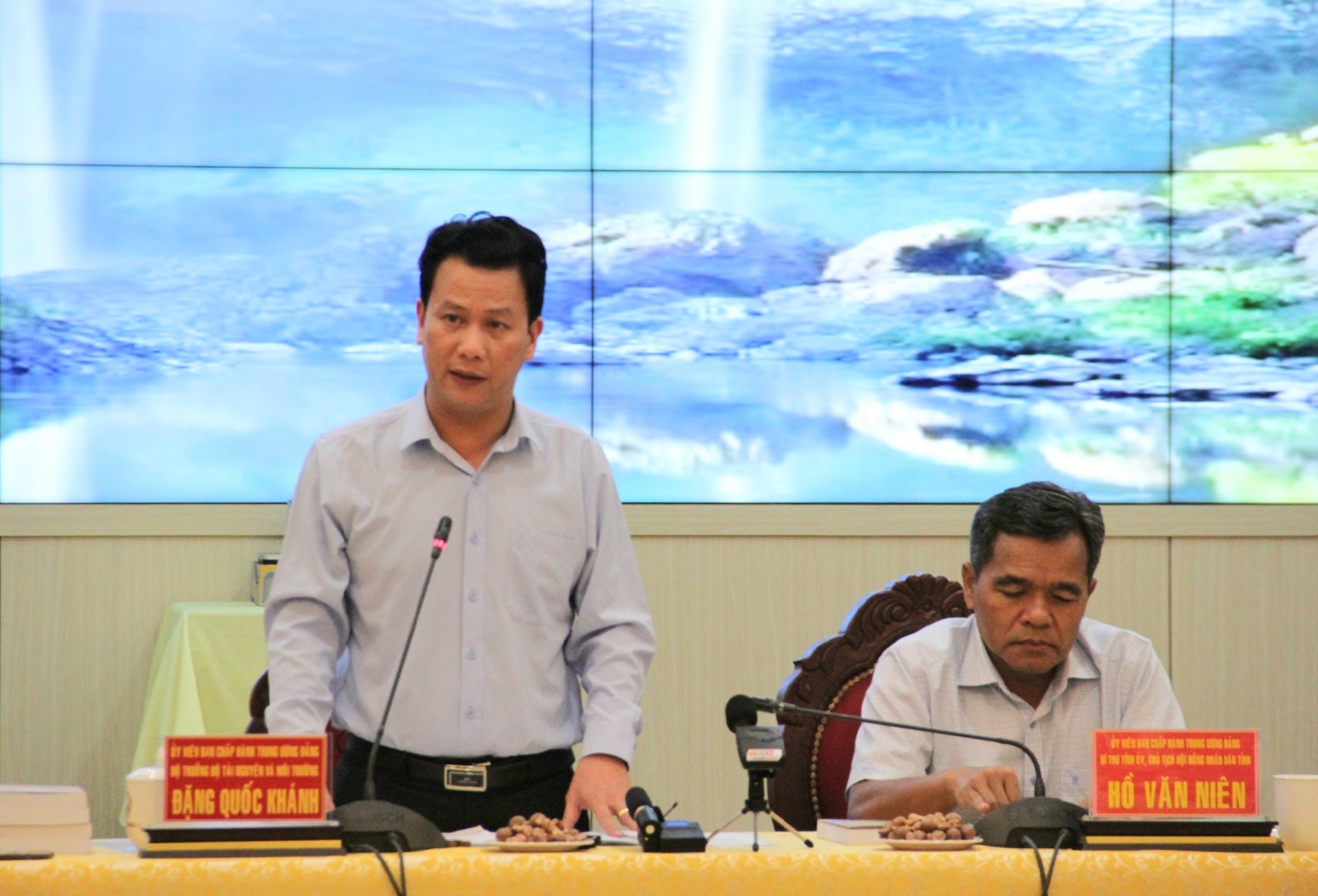Bộ trưởng Bộ Tài nguyên và Môi trường Đặng Quốc Khánh làm việc với lãnh đạo tỉnh Gia Lai