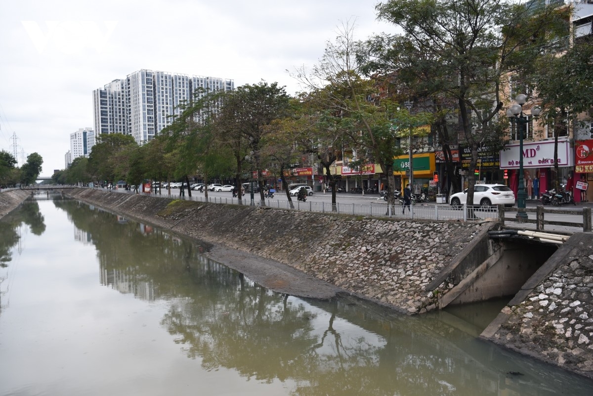 Một đoạn sông Kim Ngưu chảy trong khu vực nội thành Hà Nội