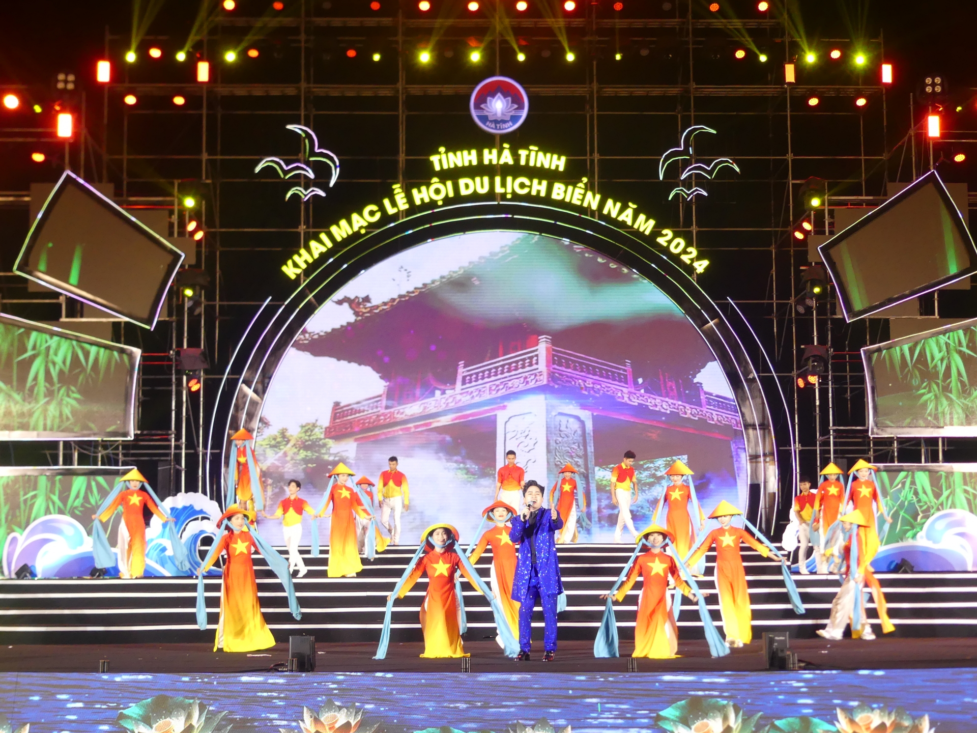 Hà Tĩnh: Khai mạc lễ hội du lịch biển năm 2024