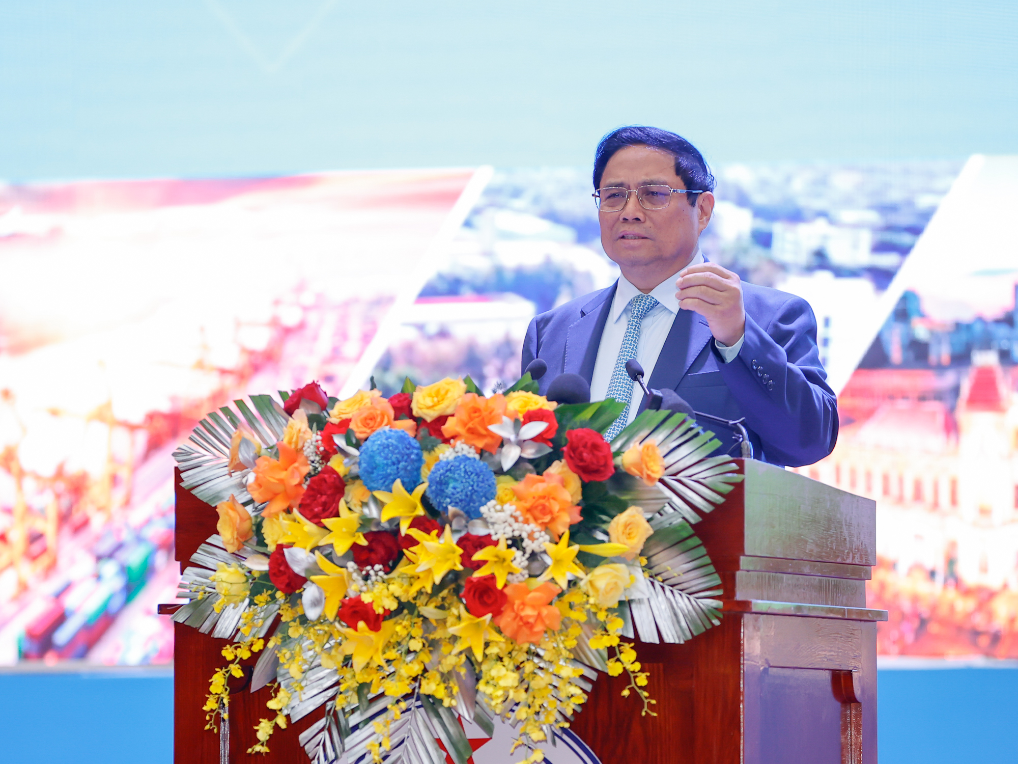 Thủ tướng: 5 cụm từ khóa để Đông Nam Bộ tiếp tục phát huy vai trò “Thành đồng Tổ quốc”- Ảnh 1.