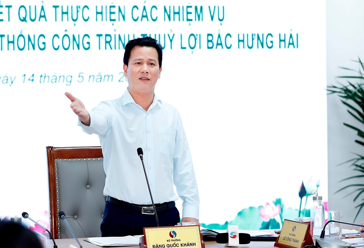 Bộ trưởng Đặng Quốc Khánh đề nghị cần có sự vào cuộc quyết liệt và đặc biệt là sự phối hợp tốt giữa các địa phương nhằm hạn chế tình trạng ô nhiễm môi trường hệ thống Bắc Hưng Hải