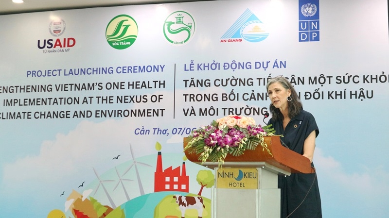 Bà Ramla Khalidi, Trưởng Đại diện Thường trú Chương trình Phát triển Liên hợp quốc (UNDP) tại Việt Nam phát biểu