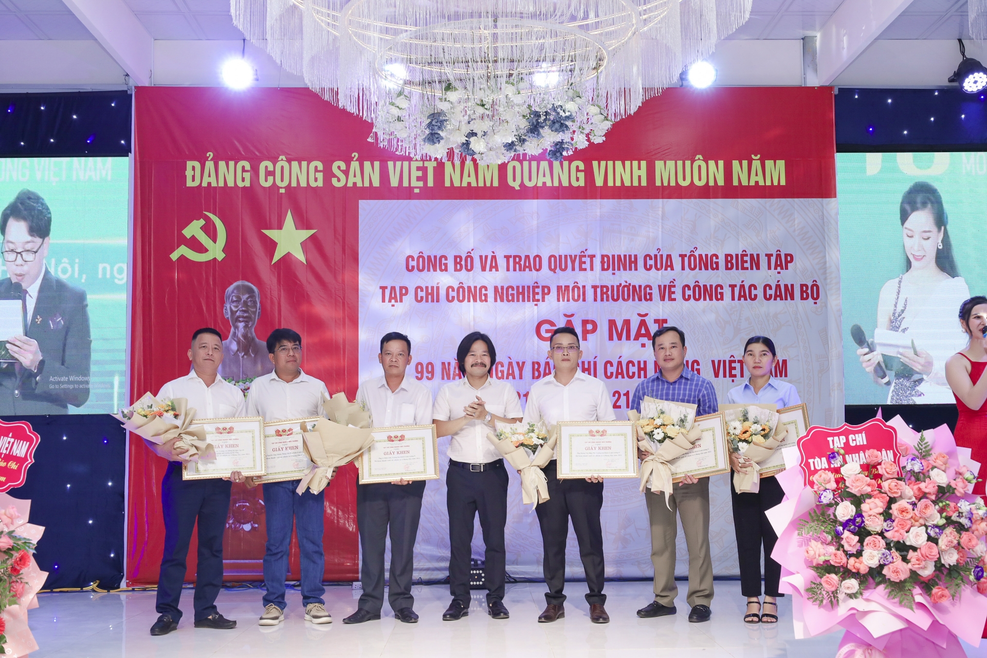 Công bố, trao quyết định của Tổng biên tập Tạp chí Công nghiệp môi trường về công tác cán bộ và Gặp mặt kỷ niệm 99 năm ngày Báo chí Cách mạng Việt Nam