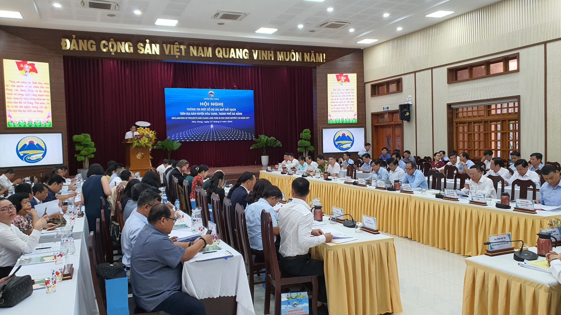 Ngày 27/6, UBND huyện Hòa Vang phối hợp với Ban xúc tiến và Hỗ trợ thành phố tổ chức Hội nghị Thông tin một số dự án, quỹ đất sạch trên địa bàn huyện Hòa Vang.