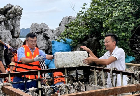Người làm báo Quảng Ninh chung tay bảo vệ môi trường vịnh Hạ Long