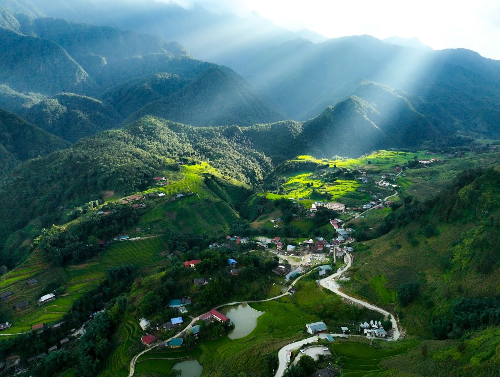 Vẻ đẹp siêu thực của Sa Pa mùa lúa xanh Vẻ đẹp siêu thực của Sa Pa mùa lúa xanh