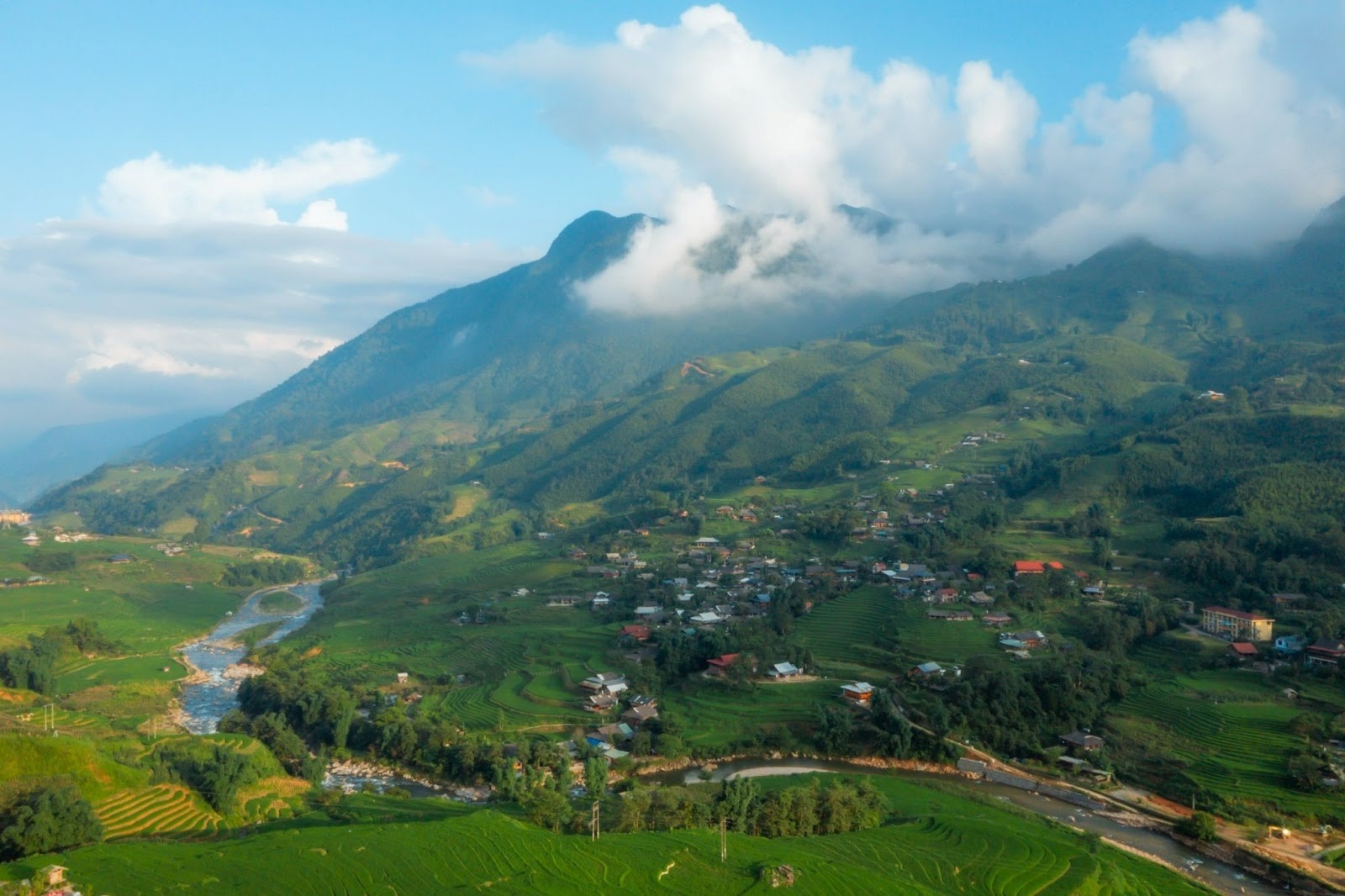 Vẻ đẹp siêu thực của Sa Pa mùa lúa xanh Vẻ đẹp siêu thực của Sa Pa mùa lúa xanh