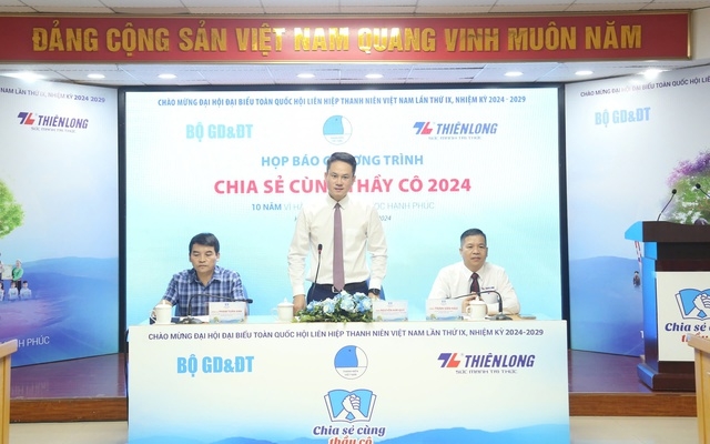 Khởi động Chương trình "Chia sẻ cùng thầy cô" năm 2024