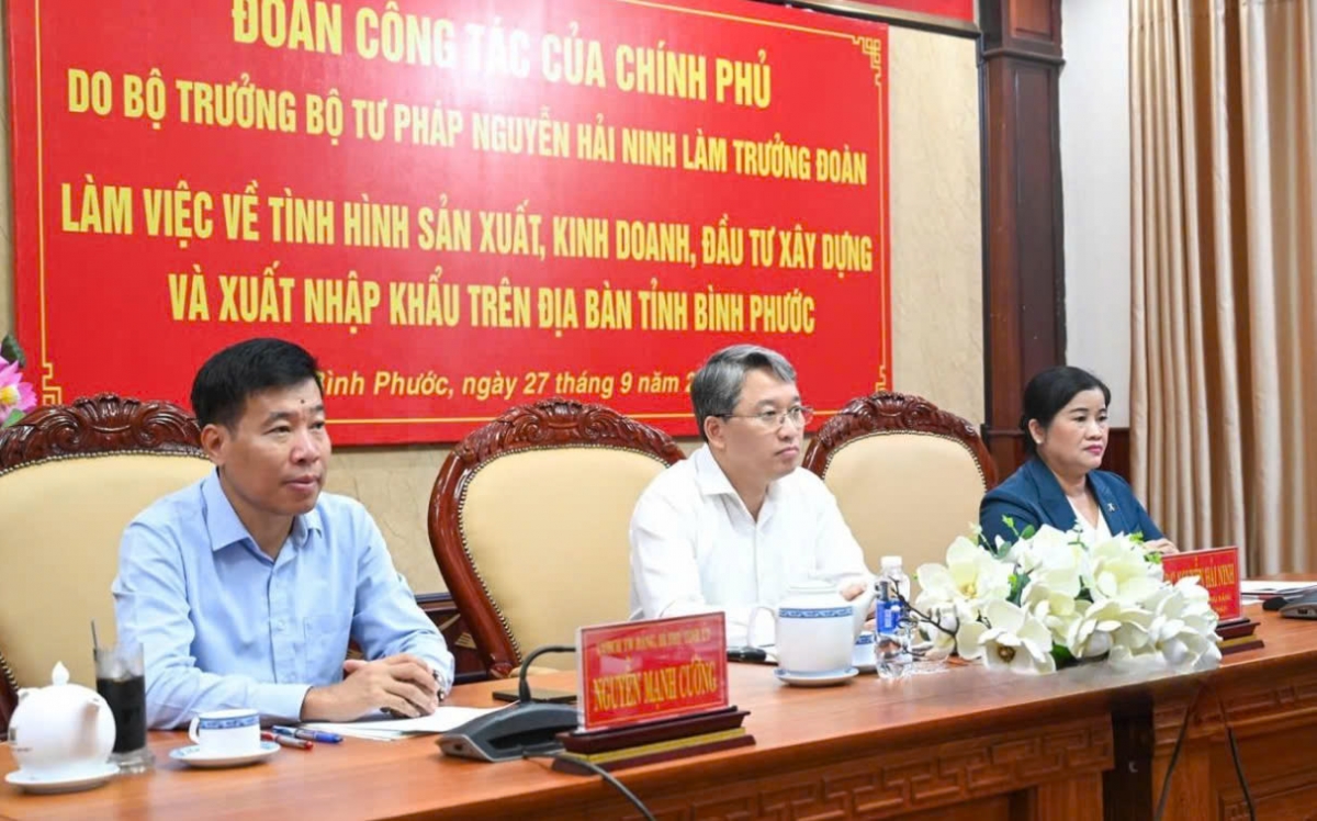 Đoàn công tác của Chính phủ làm việc tại tỉnh Bình Phước về tình hình sản xuất - kinh doanh, đầu tư xây dựng và xuất nhập khẩu