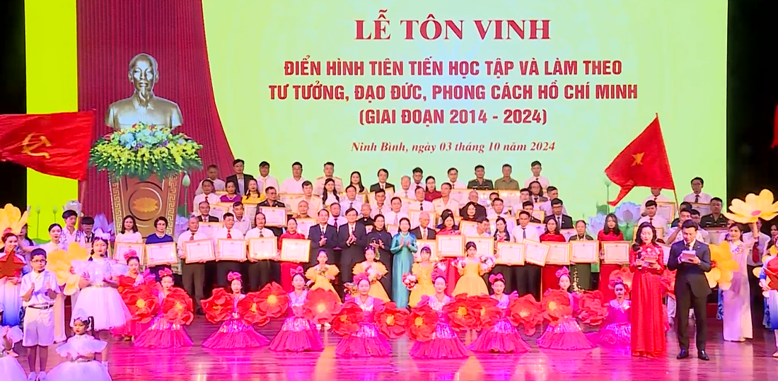 Ninh Bình tôn vinh 65 cá nhân, tập thể điển hình, tiên tiến học tập và làm theo tư tưởng, đạo đức, phong cách Hồ Chí Minh