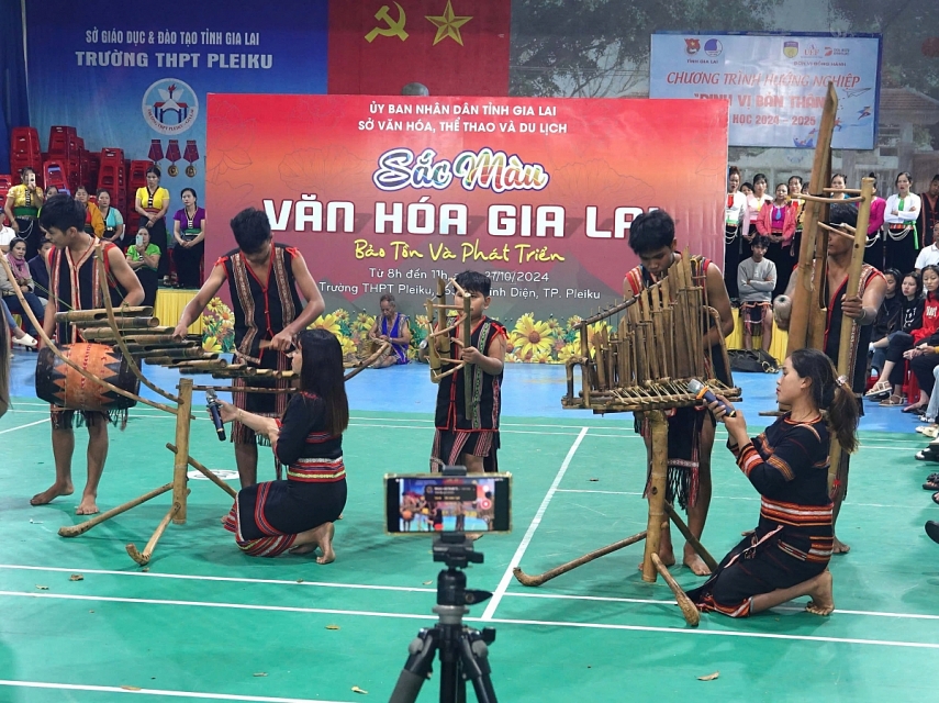 “Sắc màu văn hóa Gia Lai”, đưa không gian làng vào trường học