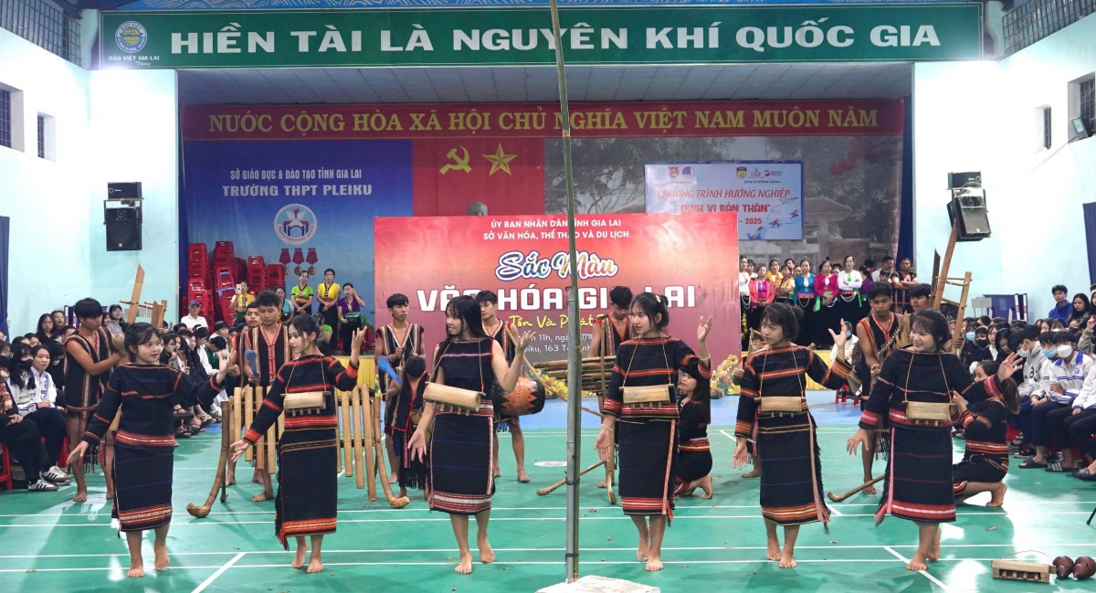 “Sắc màu văn hóa Gia Lai”, đưa không gian làng vào trường học