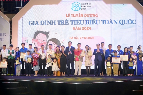 Vinh danh 10 “Gia đình trẻ hạnh phúc” năm 2024