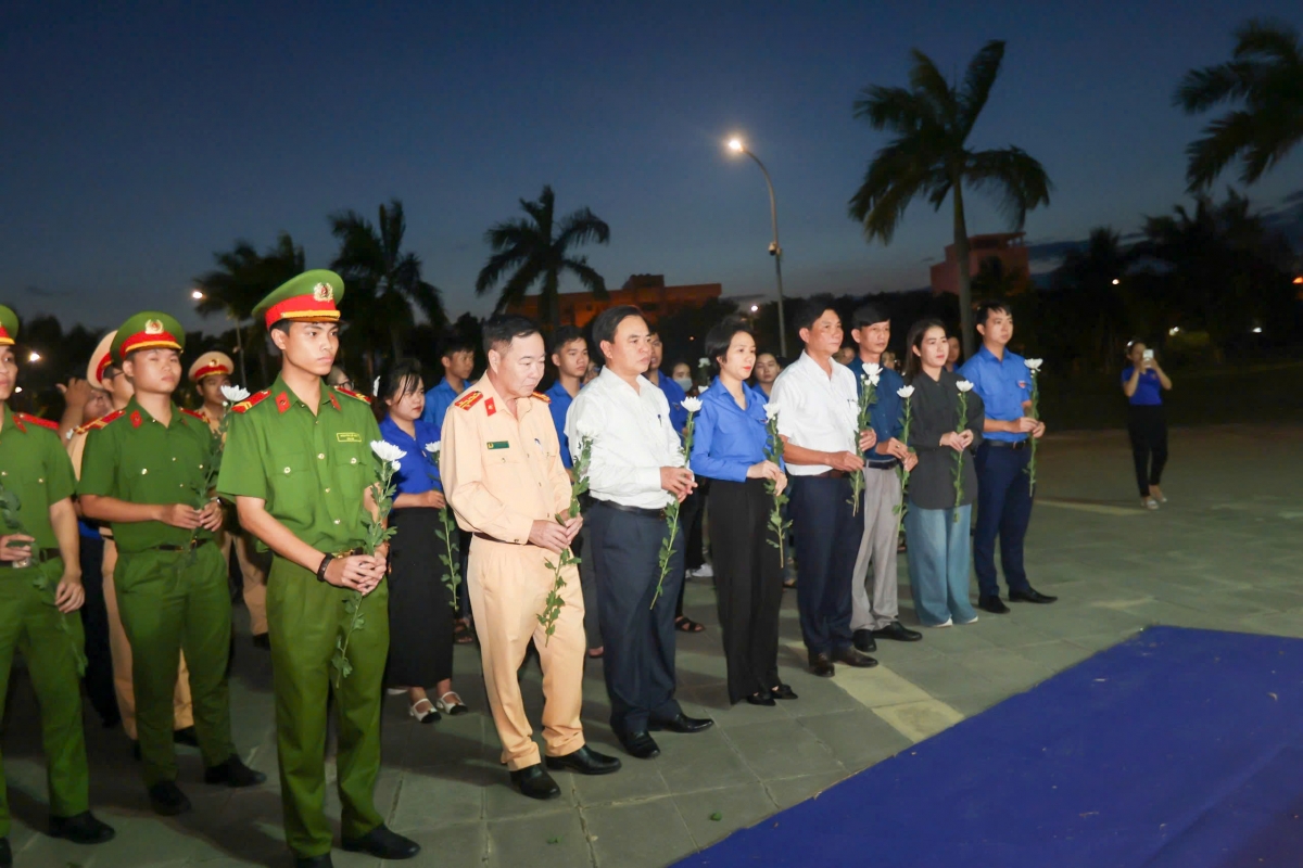 Đây là dịp để tưởng nhớ những nạn nhân không may qua đời vì tai nạn giao thông, đồng thời chia sẻ nỗi đau và mất mát với gia đình các nạn nhân.