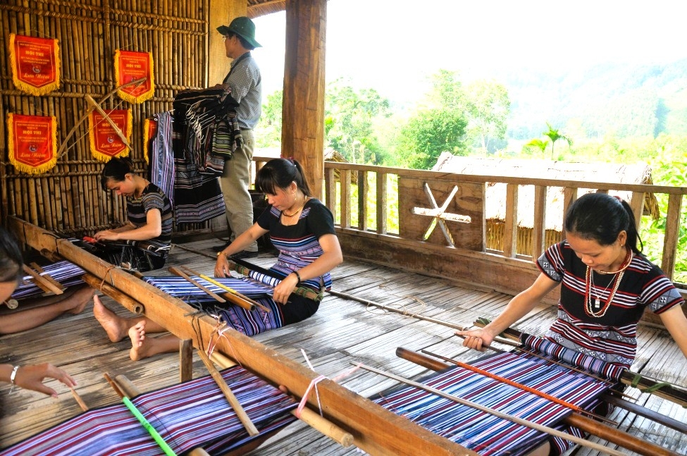 Quảng Ngãi: Bảo tồn và phát huy giá trị văn hóa truyền thống tốt đẹp của các dân tộc thiểu số gắn với phát triển du lịch