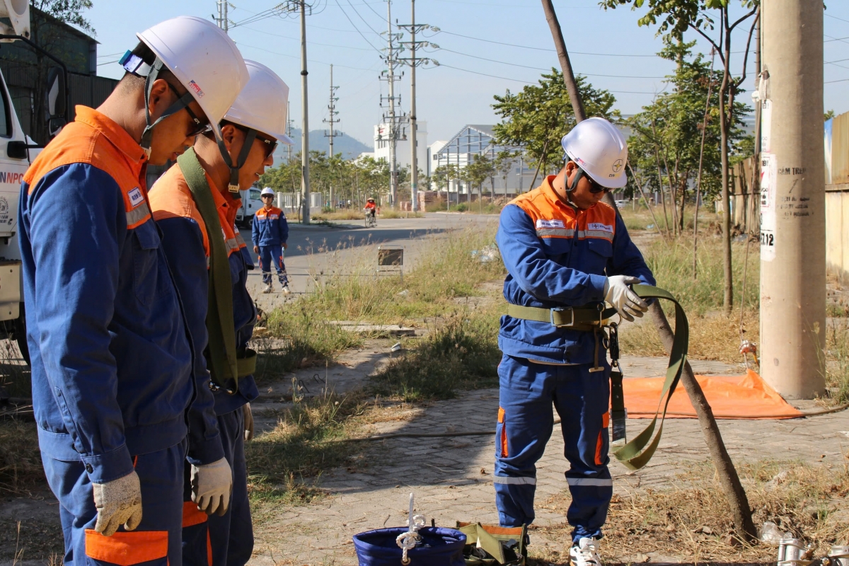 Thi kiểm tra trực tiếp