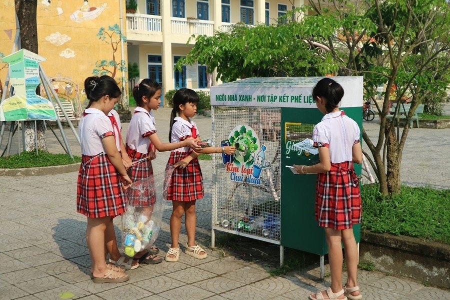 Triển khai các mô hình phân loại rác tại các trường học.