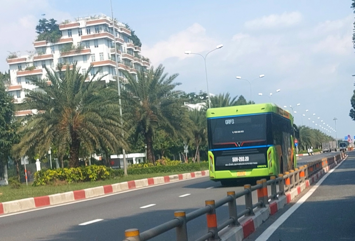 “Quỹ đạo xanh” của công nghiệp TP. Hồ Chí Minh “Quỹ đạo xanh” của công nghiệp TP. Hồ Chí Minh