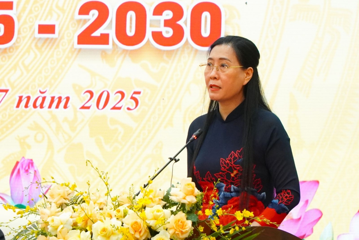 Bí thư Tỉnh ủy Bùi Thị Quỳnh Vân phát biểu chỉ đạo tại Đại hội đại biểu Đảng bộ các cơ quan Đảng tỉnh lần thứ I, nhiệm kỳ 2025 - 2030 (Ảnh: TD)