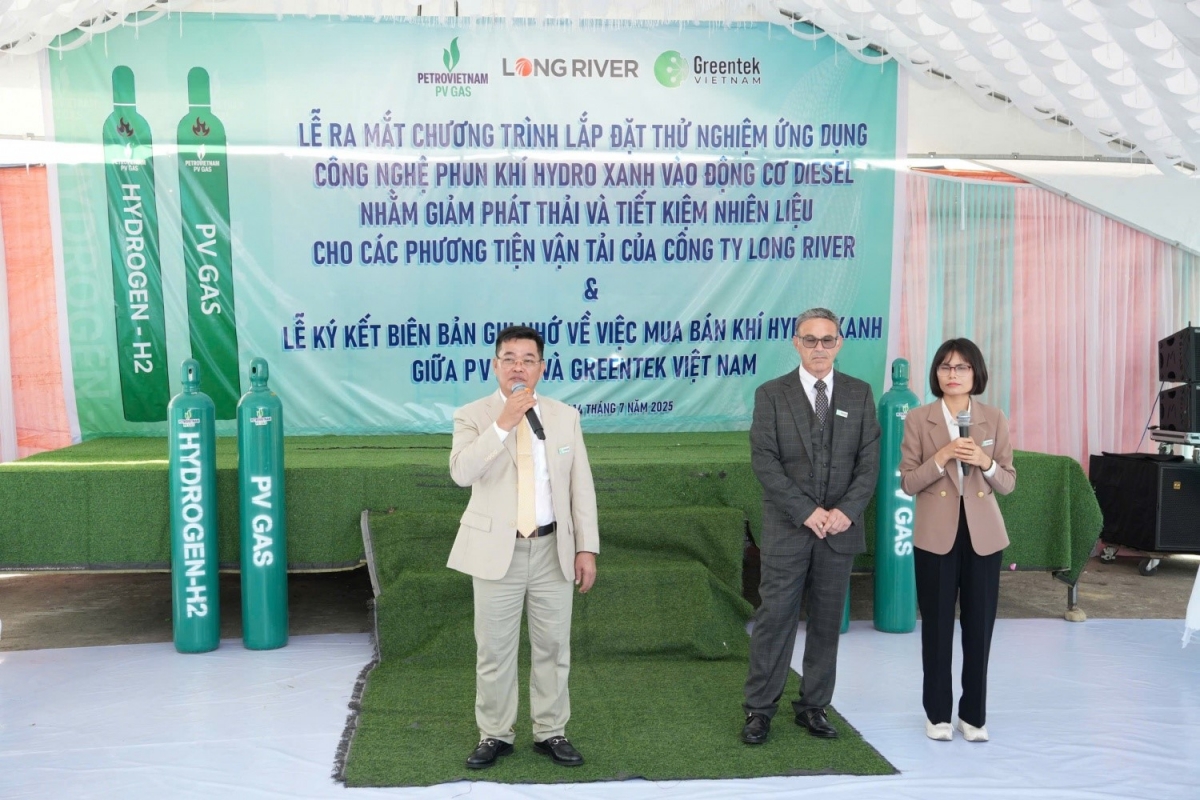 Ông Tạ Duy Minh, Giám đốc Công ty Greentek Việt Nam chia sẻ những điểm ưu việt của công nghệ phun khí hydro (Ảnh: petrotimes)