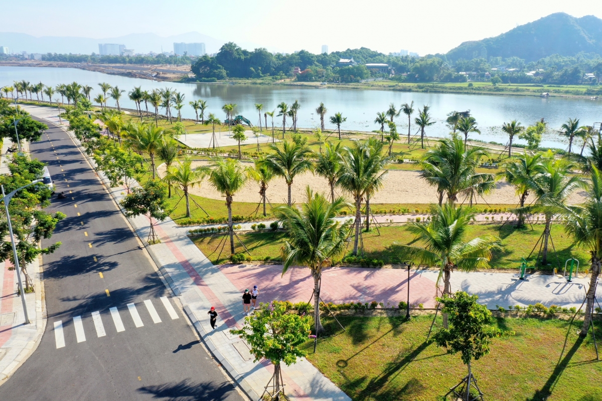 Thành phố biển miền Trung có 2 sân bay và 2 “siêu quy hoạch” giúp thị trường bất động sản tăng trưởng bứt phá Thành phố biển miền Trung có 2 sân bay và 2 “siêu quy hoạch” giúp thị trường bất động sản tăng trưởng bứt phá
