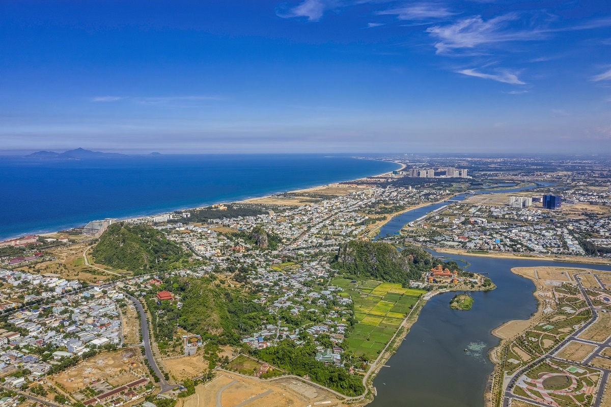 Thành phố biển miền Trung có 2 sân bay và 2 “siêu quy hoạch” giúp thị trường bất động sản tăng trưởng bứt phá Thành phố biển miền Trung có 2 sân bay và 2 “siêu quy hoạch” giúp thị trường bất động sản tăng trưởng bứt phá