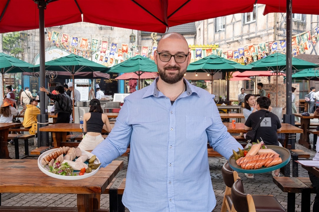 Ba Na Hills mời chuyên gia ẩm thực Đức để “chuẩn hóa” sản phẩm xúc xích đặc trưng Ba Na Hills mời chuyên gia ẩm thực Đức để “chuẩn hóa” sản phẩm xúc xích đặc trưng