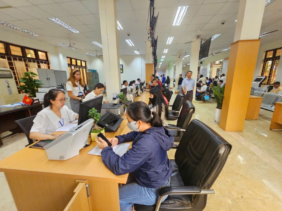 Đắk Lắk tạo dựng môi trường đầu tư xanh, minh bạch và bền vững. Đắk Lắk tạo dựng môi trường đầu tư xanh, minh bạch và bền vững.