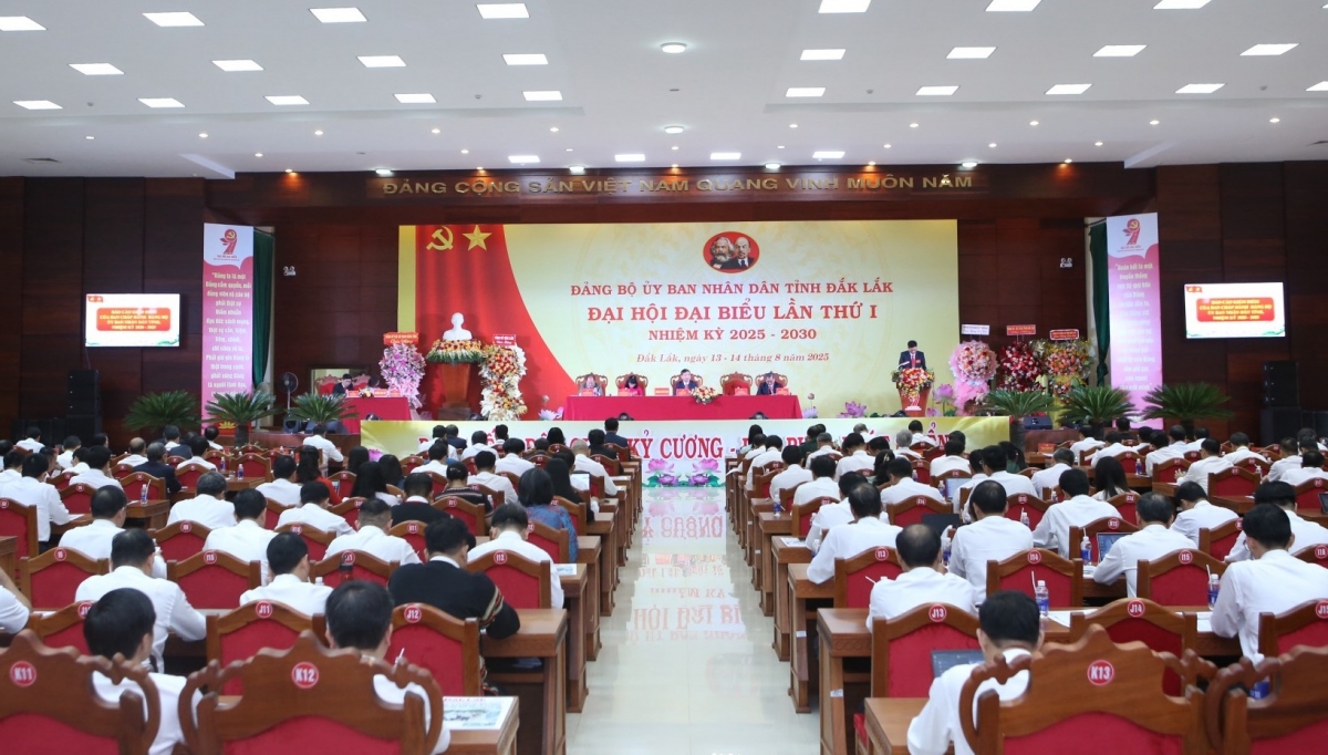 Đắk Lắk sẽ phát triển nhanh, giàu đẹp nhưng song hành cùng đạo lý “xanh - sạch - bền vững - giữ gìn bản sắc văn hóa”