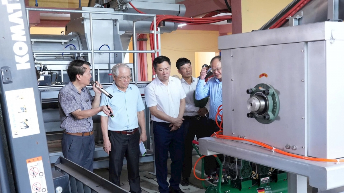 vận hành công trình trên cũng là cơ hội để hướng tới thực hiện kinh tế tuần hoàn lĩnh vực chất thải hữu ở nông thôn trên địa bàn Thủ đô