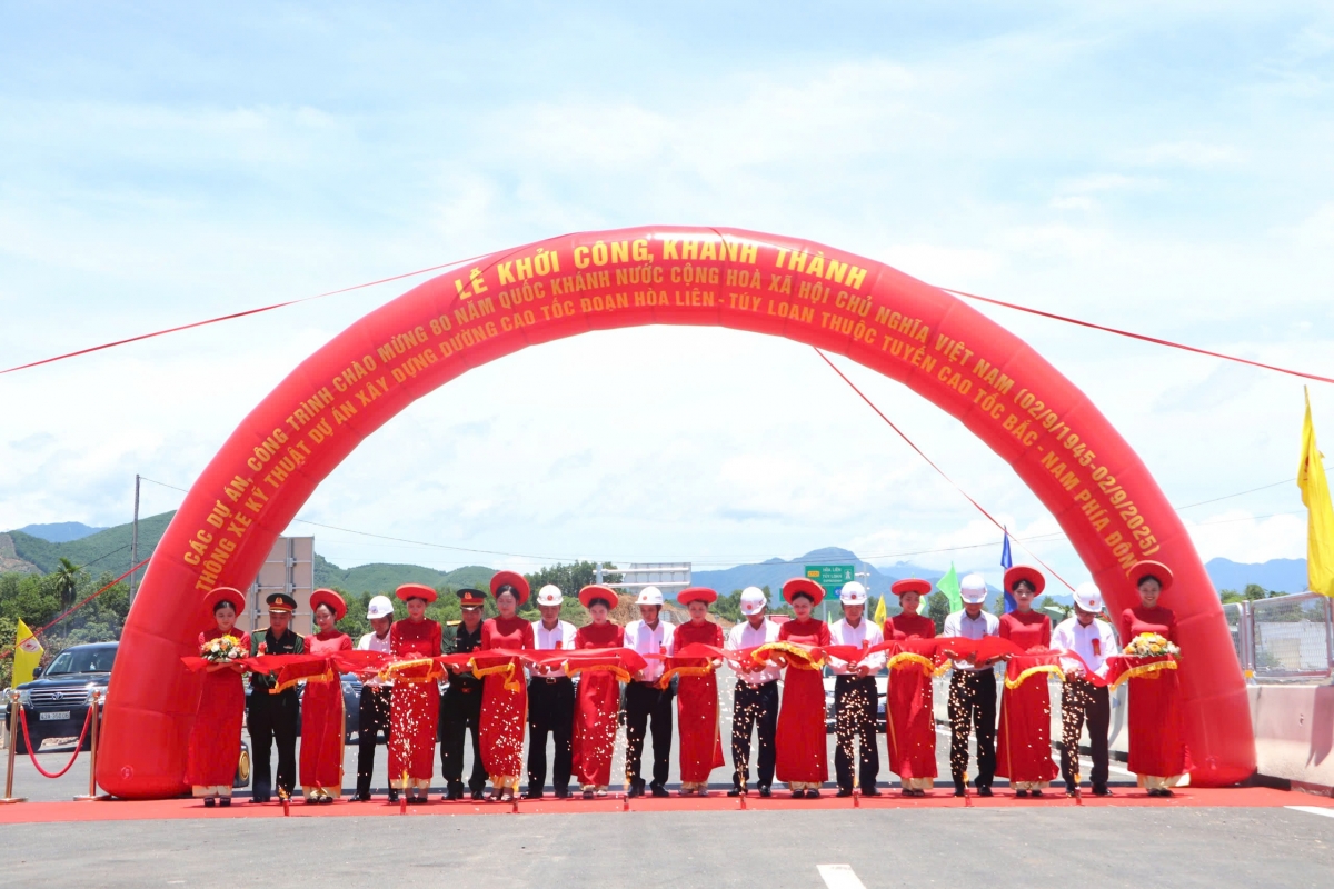Thông xe kỹ thuật cao tốc Hòa Liên - Túy Loan, khép kín mạch nối cao tốc Bắc - Nam qua Đà Nẵng