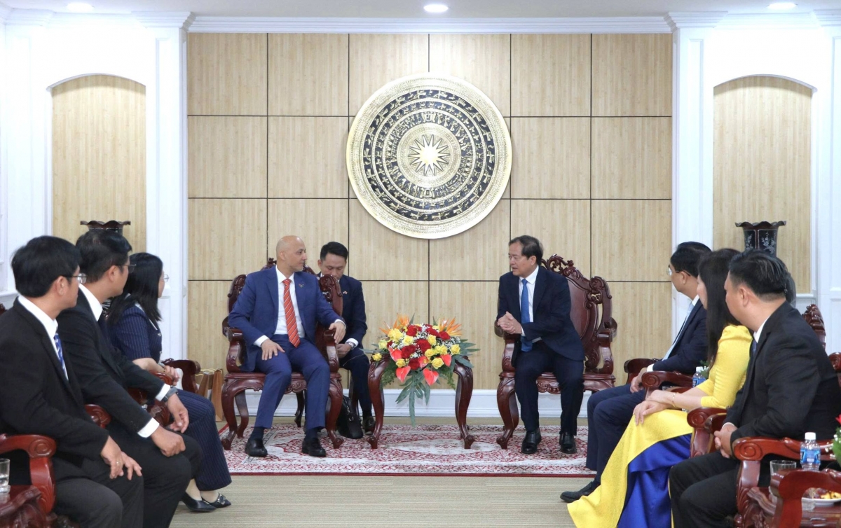 Tây Ninh thúc đẩy hợp tác, kết nối doanh nghiệp với Các Tiểu vương quốc Ả Rập Thống Nhất Tây Ninh thúc đẩy hợp tác, kết nối doanh nghiệp với Các Tiểu vương quốc Ả Rập Thống Nhất